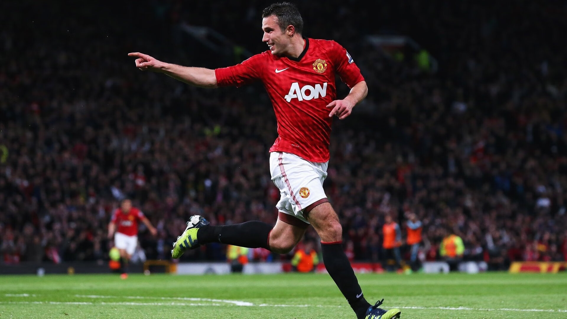 欧冠生死战：巴黎末轮2比0完胜 从垫底位置奇迹出线